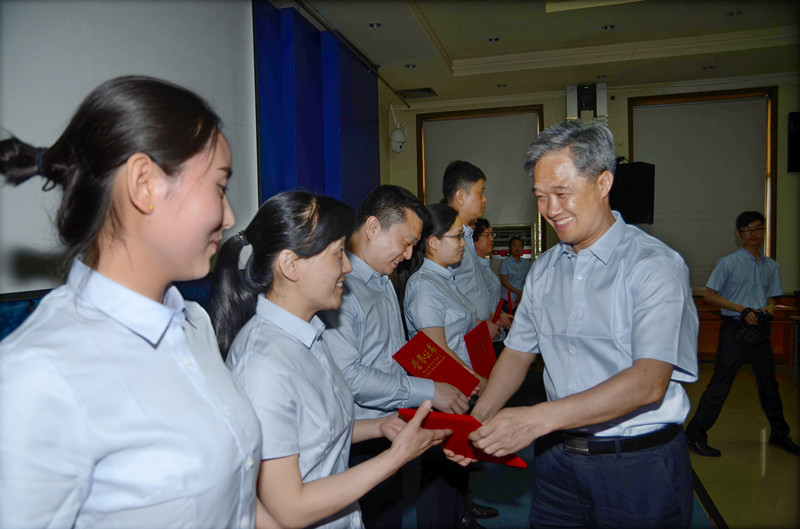 6北大醫(yī)療淄博醫(yī)院組織慶“五.四”青年節(jié)慶祝及表彰大會(huì)_副本.jpg